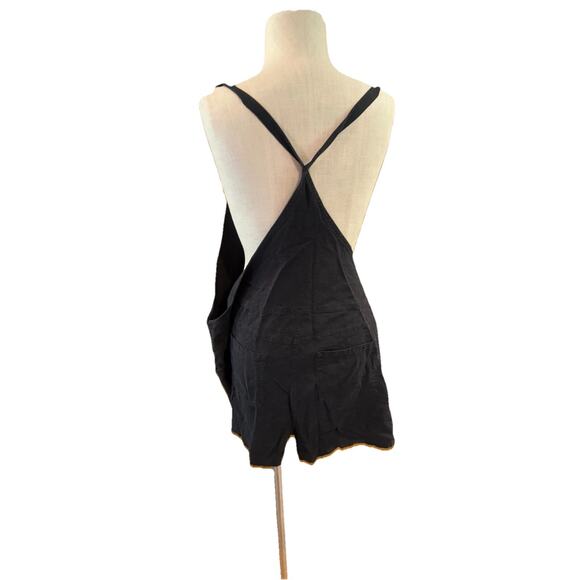 Torrid RomperWomens Size 2 2X. Black Crossback Adjustable Wide Strap Pockets - Picture 6 of 9